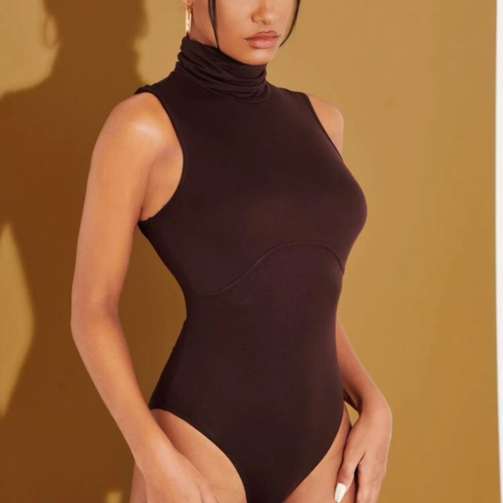 Sleeveless turtleneck bodysuit, chocolate brown - Size S
